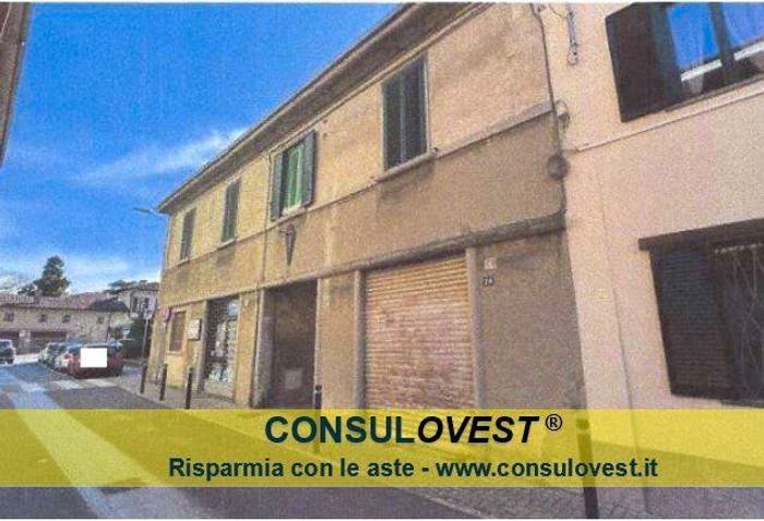 Appartamento trilocale in vendita in Via Giuseppe Durini, Gorla Minore