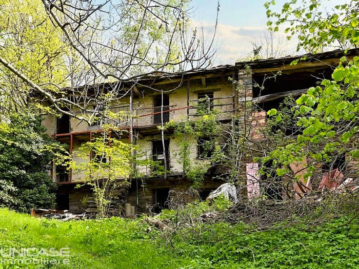 Casa quadrilocale in vendita in Perrero