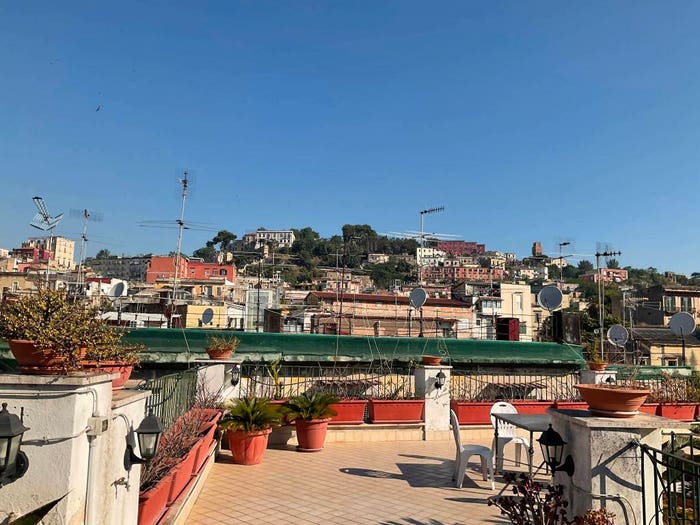 Appartamento con 5 locali in vendita in Via Giuseppe Piazzi, San Carlo All'Arena, Napoli