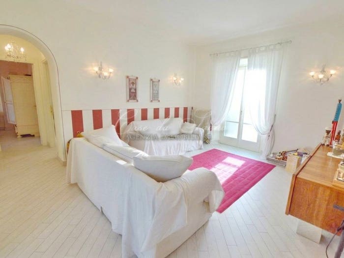 Appartamento quadrilocale in vendita in Via Duca degli Abruzzi, Centro, Forte dei Marmi