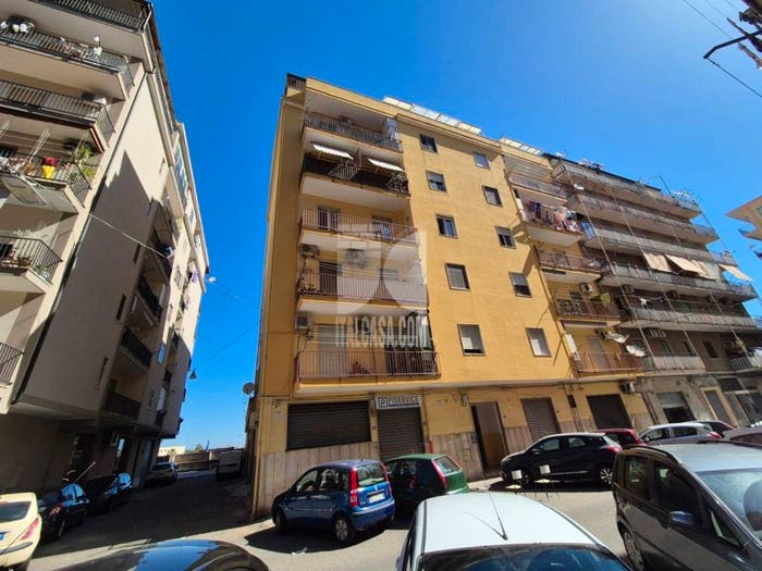 Appartamento trilocale in vendita in via tommaso campanella, Semicentro Giovanni paolo, Crotone