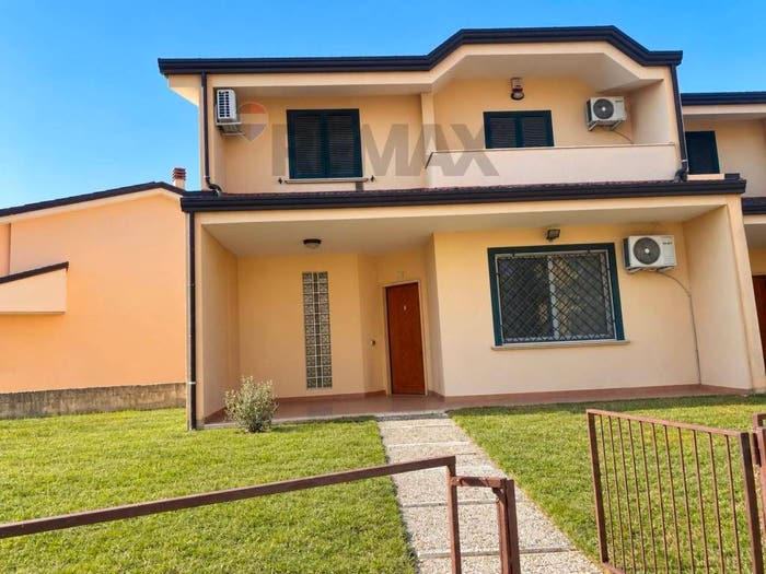 Casa con 6 locali in vendita in Via Campanella Parco Eva, Teverola
