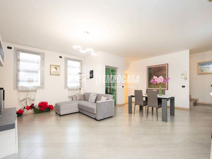Casa quadrilocale in vendita in Via sant'ambrogio, Melzo