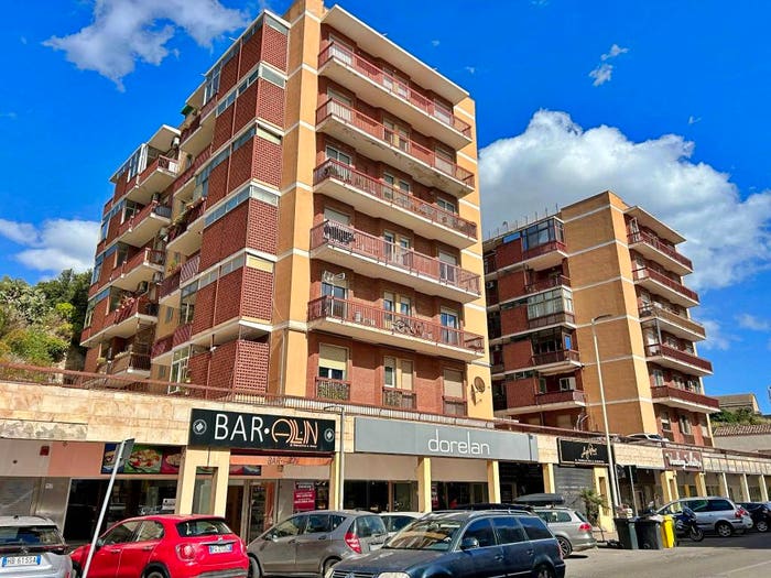 Appartamento trilocale in vendita in Viale Sant'Avendrace, Is Mirrionis, Cagliari