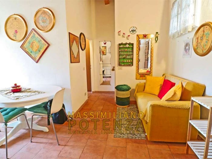 Appartamento bilocale in vendita in via Cesare Battisti, Centro, Pescia