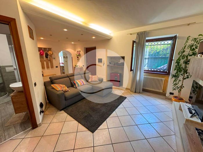 Casa trilocale in vendita in Via Cesare Battisti, Solbiate, Solbiate con Cagno