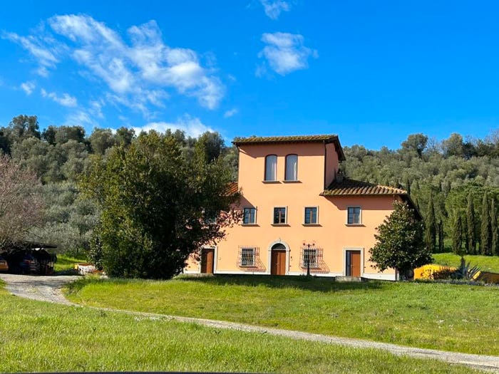 Casa con 6 locali in vendita in Cerreto Guidi