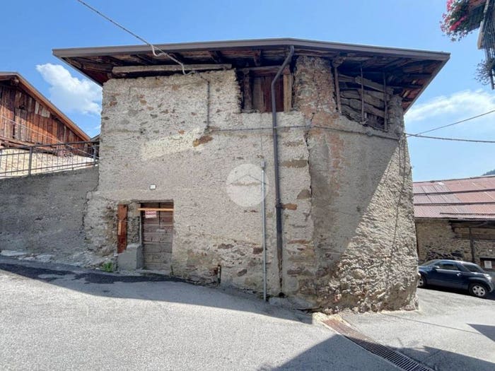 Casa bilocale in vendita in Via Mortirolo, Monno