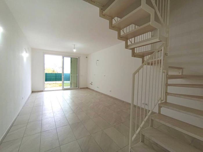 Casa trilocale in vendita in via Unrra, Montescudo, Montescudo Montecolombo