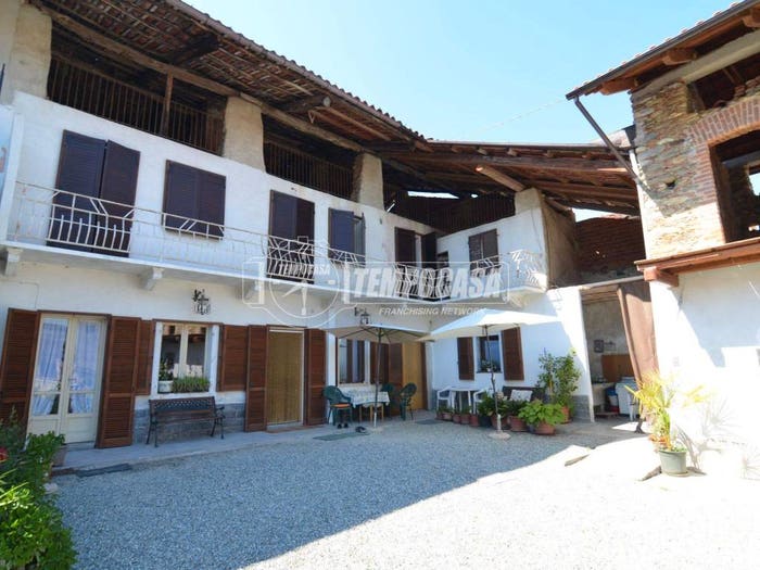 Casa con 5 locali in vendita in Via della Libertà, Levone