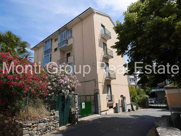 Appartamento con 5 locali in vendita in Centro, Acqui Terme