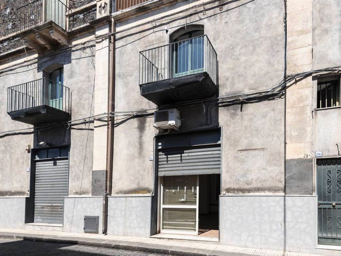 Appartamento con 6 locali in vendita in via palestra, Centro, Aci Catena