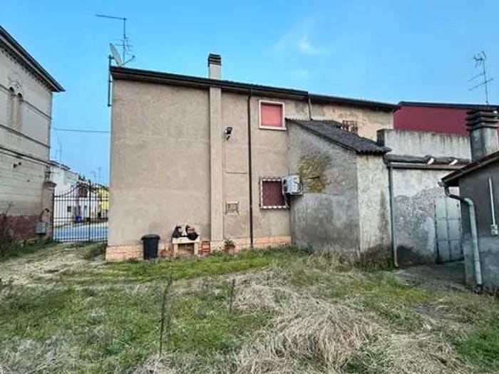 Casa con 6 locali in vendita in Piazza Della Vittoria, Centro, Sanguinetto