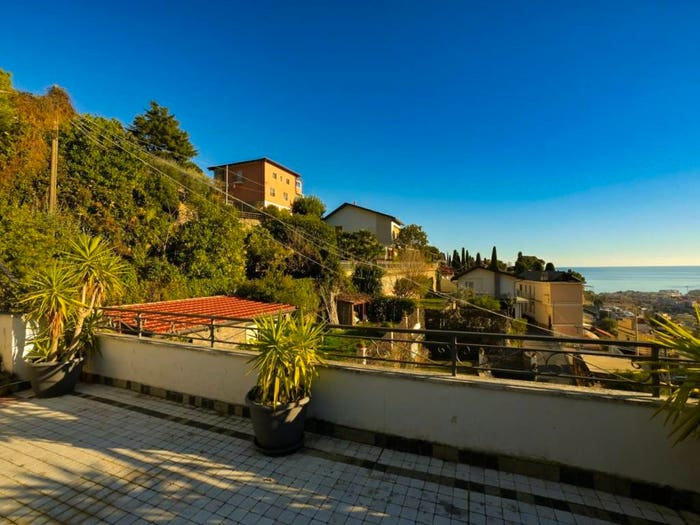Casa con 5 locali in vendita in Via Adelasia, Collina Centrale Parco Fuor del Vento, Alassio