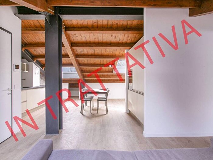 Appartamento trilocale in vendita in Via Odoardo Beccari, San Saba Caracalla, Roma
