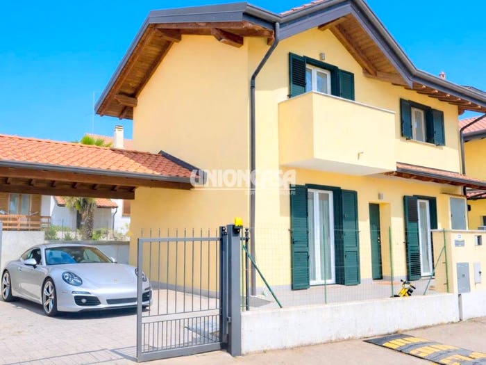 Casa quadrilocale in vendita in Figliaro, Beregazzo con Figliaro