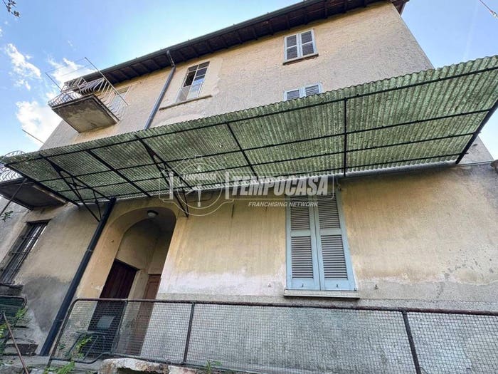 Appartamento con 6 locali in vendita in Via Raimondi, Centro, Fino Mornasco