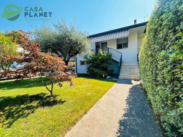 Casa con 6 locali in vendita in VIA ZERMANESA, Centro, Mogliano Veneto