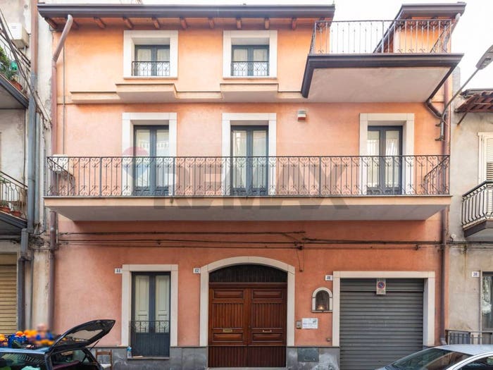 Casa con 6 locali in vendita in VIA VINCENZO BELLINI, Paternò