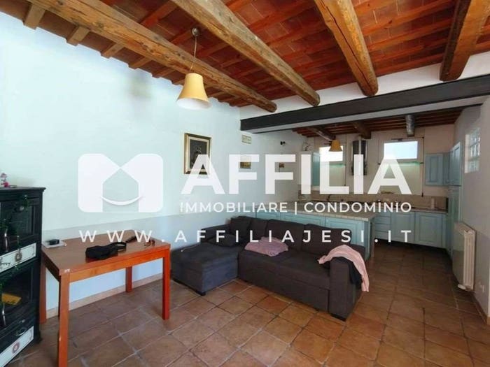 Appartamento trilocale in vendita in via Manuzi, Centro Storico, Jesi
