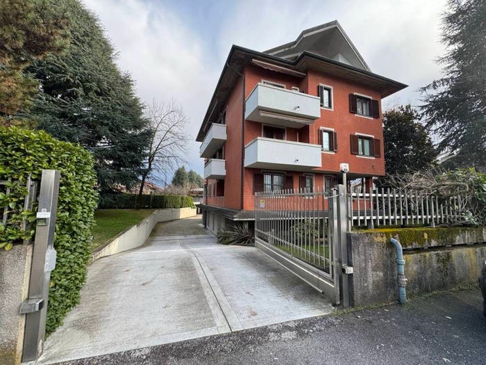 Appartamento trilocale in vendita in Via Piave, Olgiate Olona