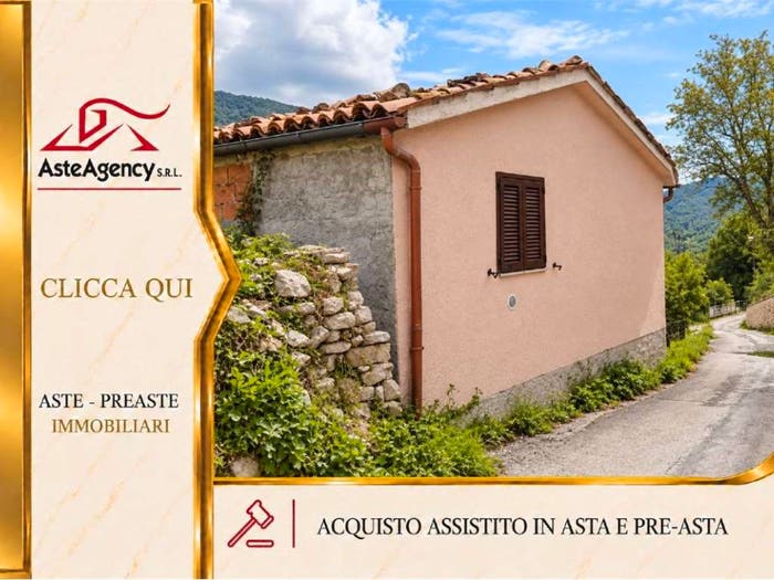Appartamento trilocale in vendita in VIA FALCONE, Centro, Castelsantangelo sul Nera