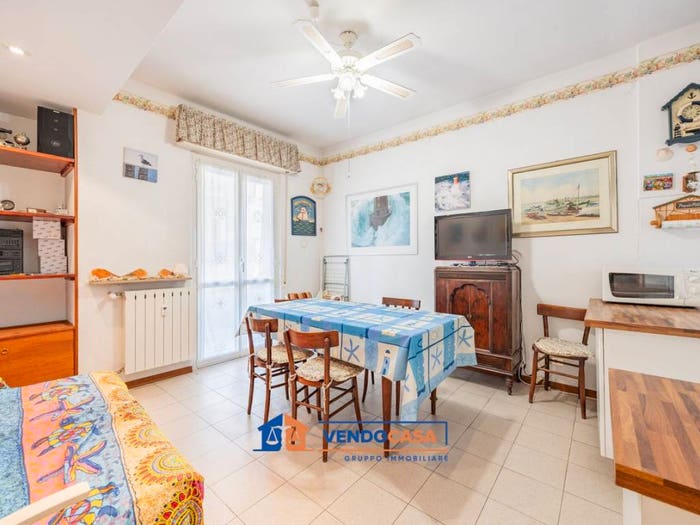 Appartamento trilocale in vendita in Via Venezia, Centro, Albenga