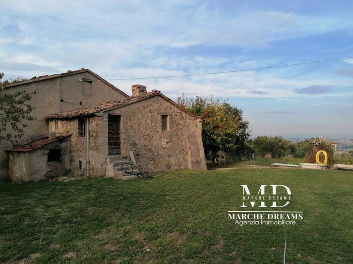 Casa con 6 locali in vendita in Località Carciole, Carciole, Cingoli