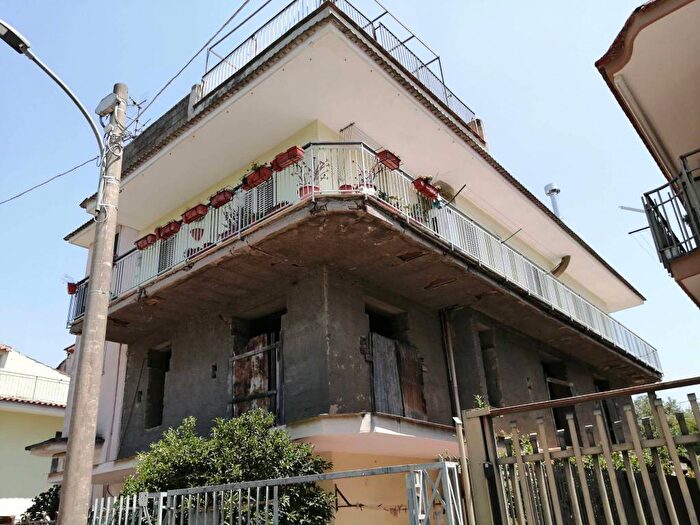 Appartamento con 6 locali in vendita in Via Santa Maria La Selva, Acerra