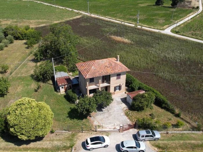 Casa quadrilocale in vendita in Via Campiglione, Bastia, Bastia Umbra
