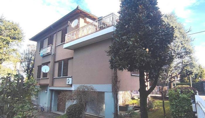 Casa con 6 locali in vendita in Centro, Broni
