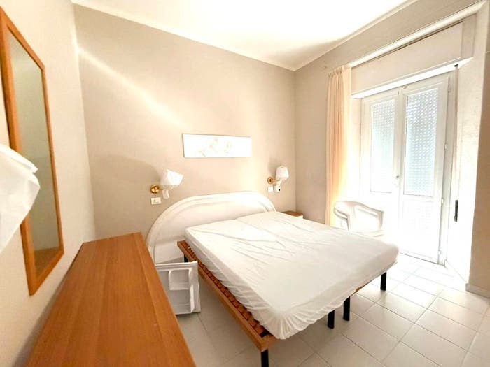 Casa con 6 locali in vendita in Viale Giosuè Carducci, Cattolica