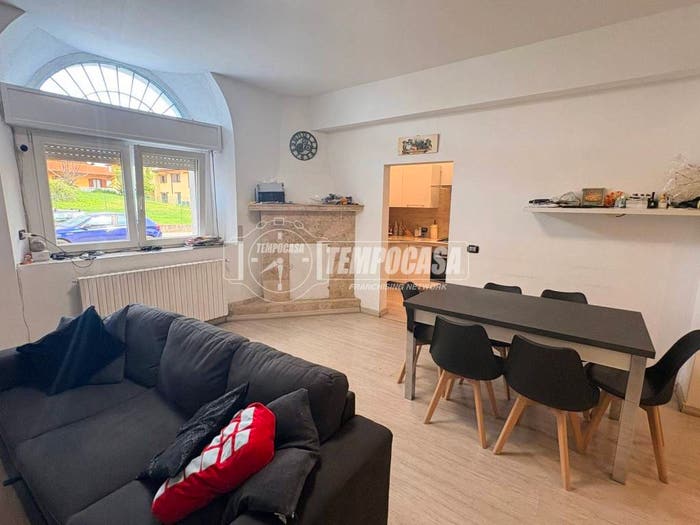 Appartamento trilocale in vendita in Via Guglielmo Marconi, Centro, Fino Mornasco