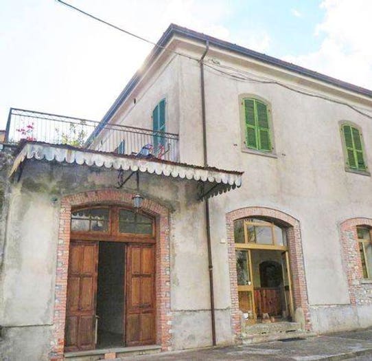 Casa con 6 locali in vendita in Mulazzo