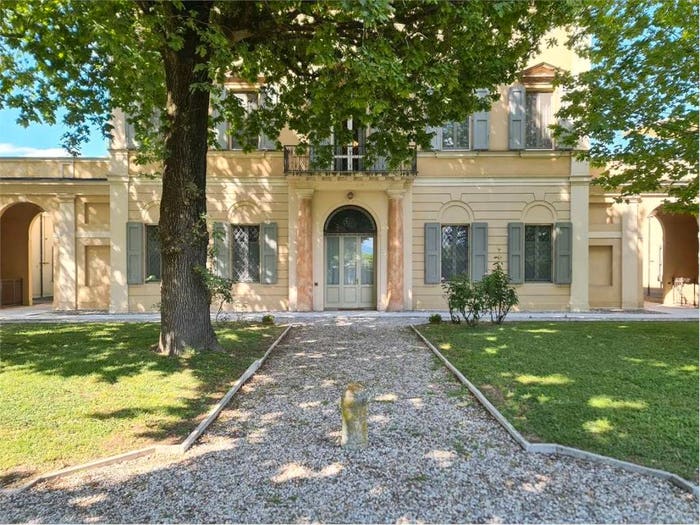Appartamento con 6 locali in vendita in Via Vignolese, Vaciglio, Modena
