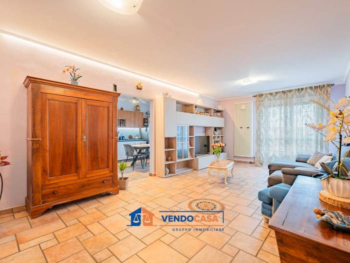 Appartamento con 5 locali in vendita in Via Francesco Costanzi Porrini, Centro, Fossano
