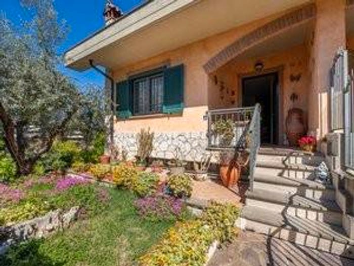 Casa con 6 locali in vendita in Via Spagna, Marco Simone, Guidonia Montecelio