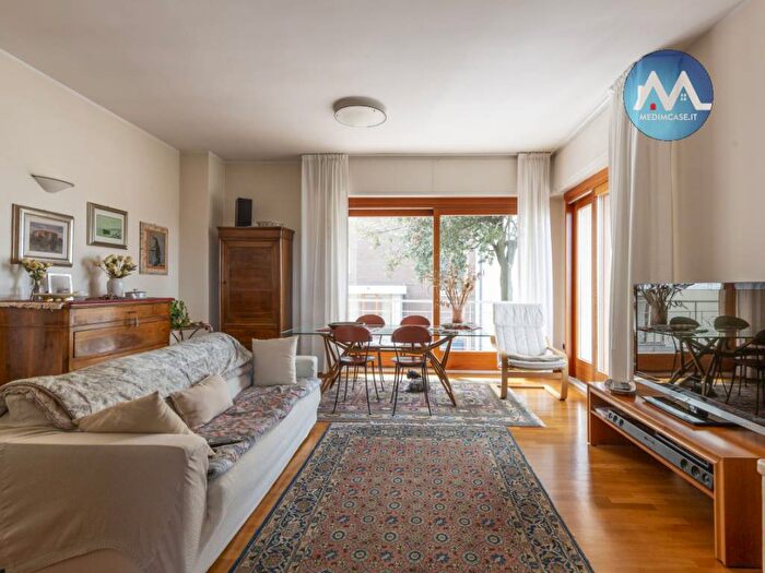 Casa con 6 locali in vendita in Via Monte Ardizio, Montegranaro Loreto, Pesaro
