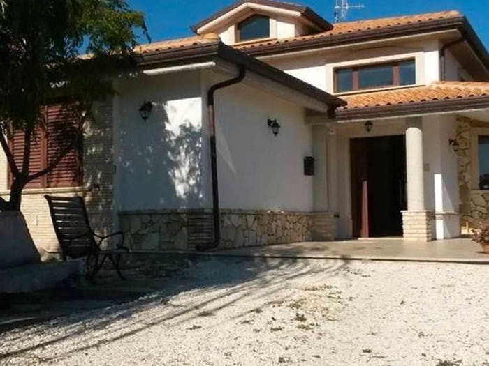 Casa con 5 locali in vendita in Contrada Collina No Number, Nocciano