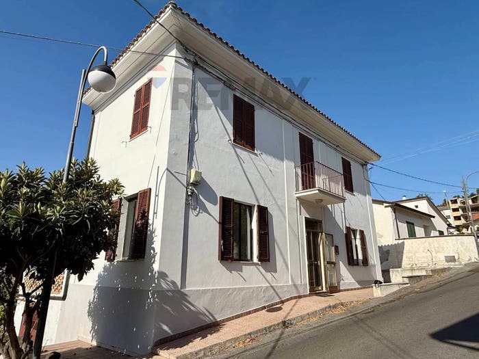 Casa con 6 locali in vendita in Via Colmarino, Centro, Miglianico