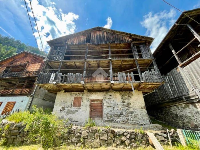 Casa con 6 locali in vendita in Via Caracoi Agoin, Rocca Pietore