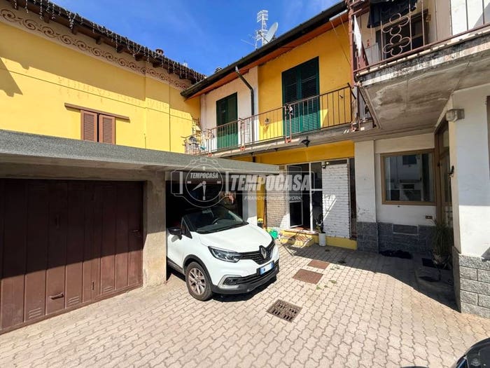 Casa quadrilocale in vendita in piazza vittorio veneto, Cagno, Solbiate con Cagno