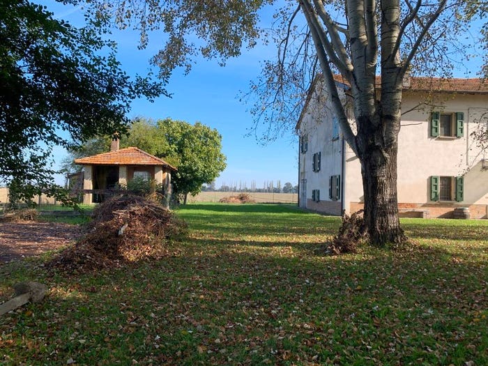 Casa con 6 locali in vendita in Via Camerone, Frazioni di Molinella, Molinella