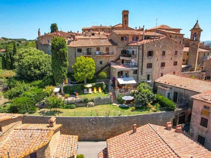 Appartamento trilocale in vendita in Casale Marittimo