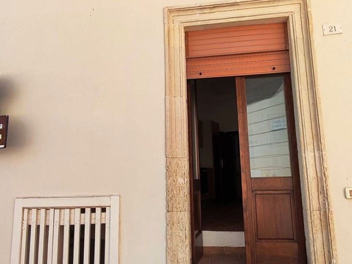 Casa bilocale in vendita in Piazza Municipio, Giurdignano
