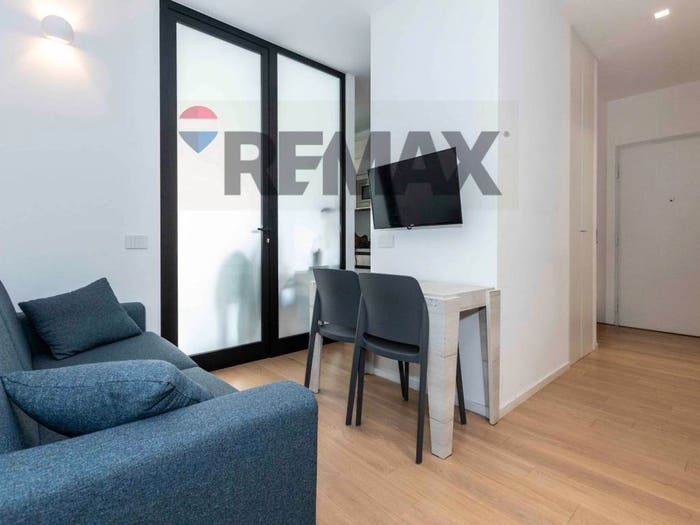Appartamento trilocale in vendita in PIAZZALE CANTORE, Corso Genova, Milano
