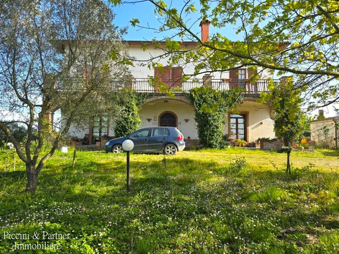 Casa con 6 locali in vendita in Via Paganico, Piana, Castiglione del Lago