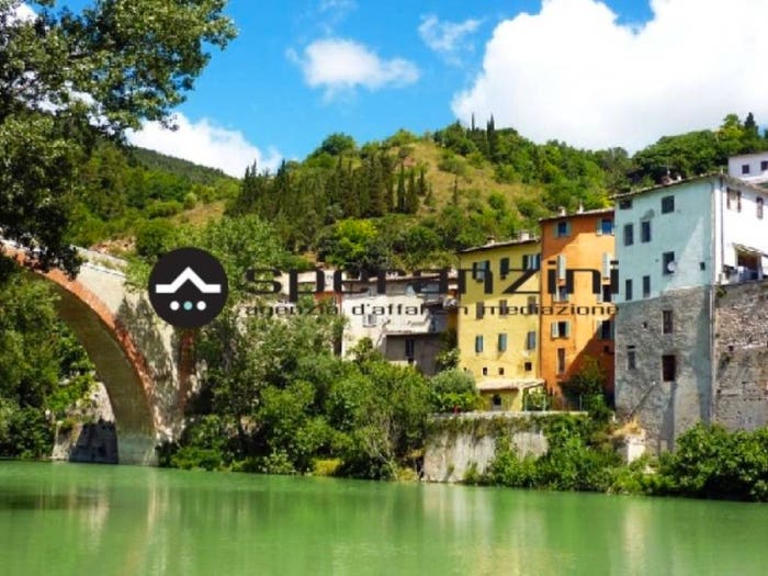 Casa con 5 locali in vendita in STRADA PROVINCIALE, Centro, Fossombrone