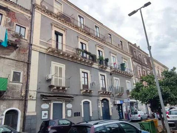 Appartamento trilocale in vendita in Via Marchese Di Casalotto, Centro Storico, Catania