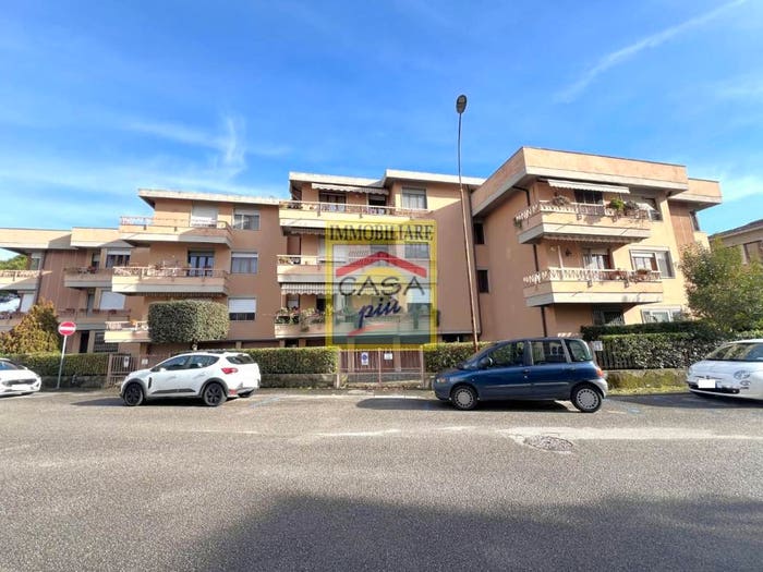 Appartamento con 6 locali in vendita in Via Fratelli Gozzi, Pratale, Pisa